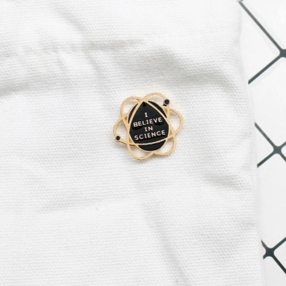3/$23 🆕 “I Believe In Science” Enamel Pin Brooch - Picture 3 of 6